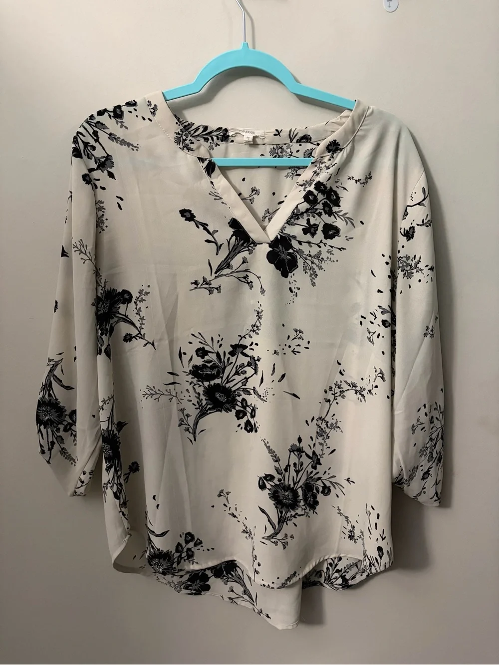 Maurices Cream Floral V-Neck Blouse - Picture 1 of 3